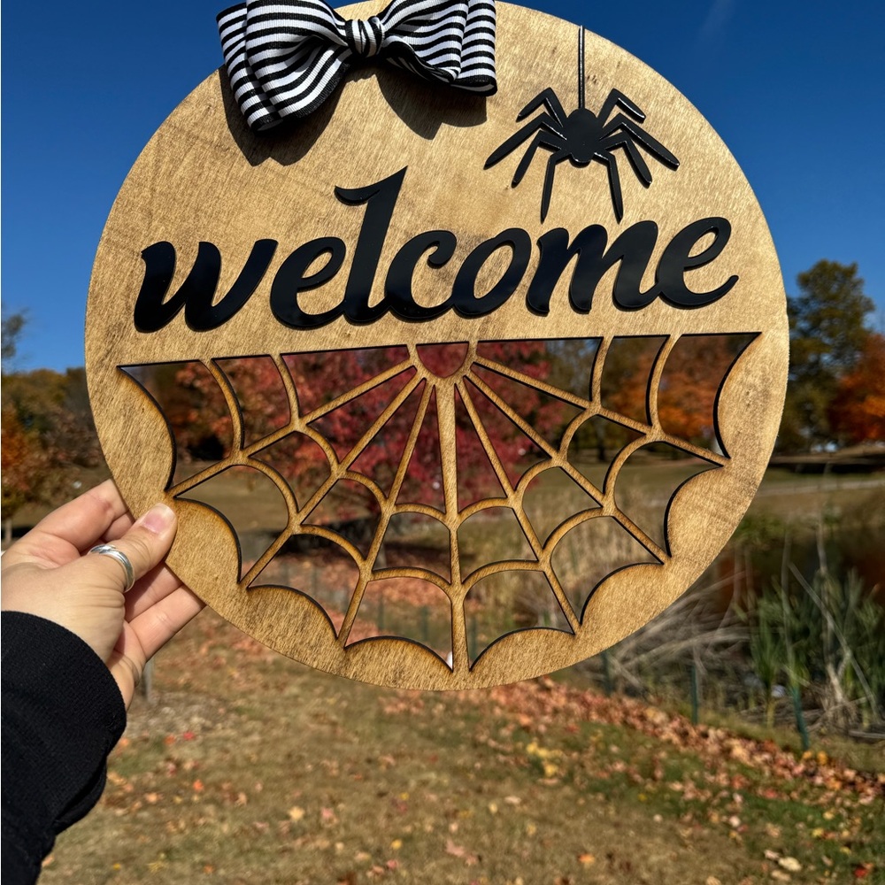 Halloween Welcome Sign with Spider and Bow